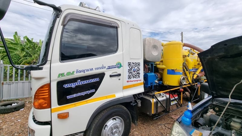 HINO MEGA 500 จดทะเบียนปี2565 เป็นรถดูดเลน รถดูดโครน ใช้งานน้อย -เครื่อง4สูบ210แรง