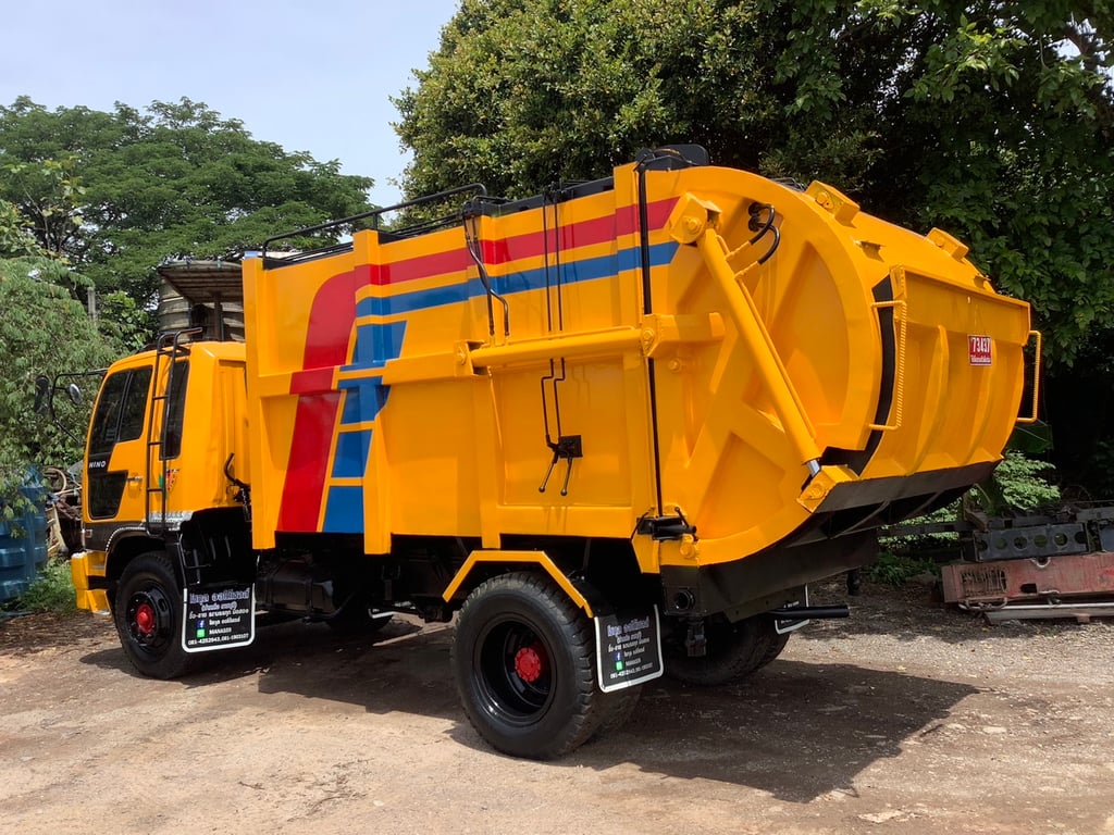 รถขยะ Hino 6ล้อ (ช่วงสั้น) FF3H 195 เเรง ปี37