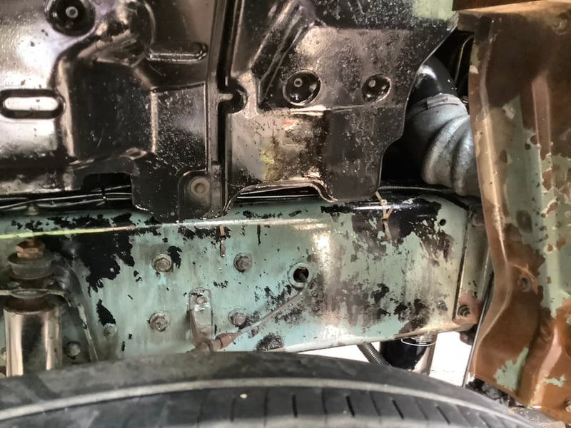 ISUZU FTR 195แรงม้า รถบรรทุก 6ล้อ บรรทุกของเหลว ปี1998