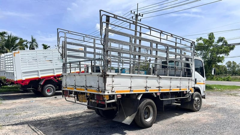 ISUZU NPR 150แรงม้า รถบรรทุก 6ล้อ กระบะเหล็ก ปี2012 ISUZU NPR 150แรงม้า รถบรรทุก 6ล้อ กระบะเหล็ก ปี2012