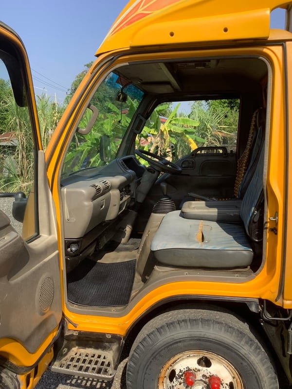 รถสองแถว NKR 135เเรง ปี52