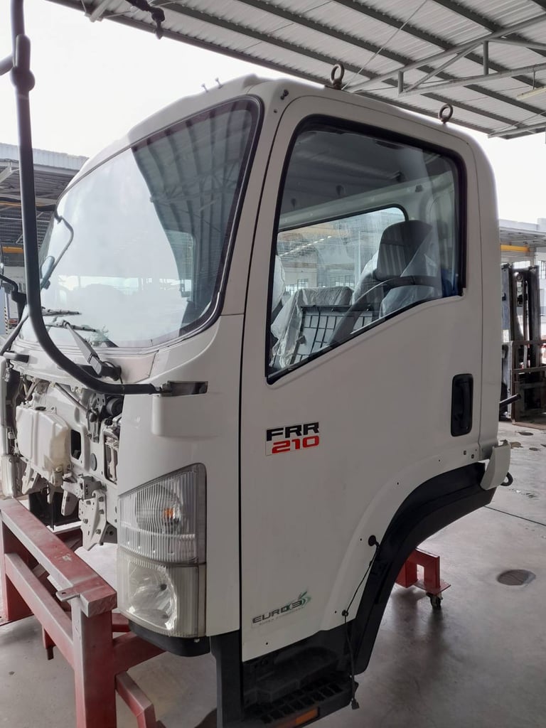 หัวรถบรรทุก FRR210 หัวรถบรรทุก FRR210