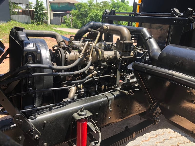 NISSAN PKB 220แรงม้า  6ล้อ รถขยะ ปี45