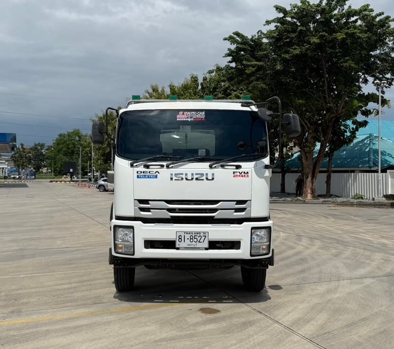 รถน้ำ  เพลาเดียว  FVM 240 คลัซซี MT  ปี66