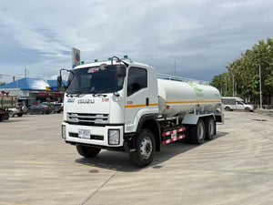 รถน้ำ  เพลาเดียว  FVM 240 คลัซซี MT  ปี66