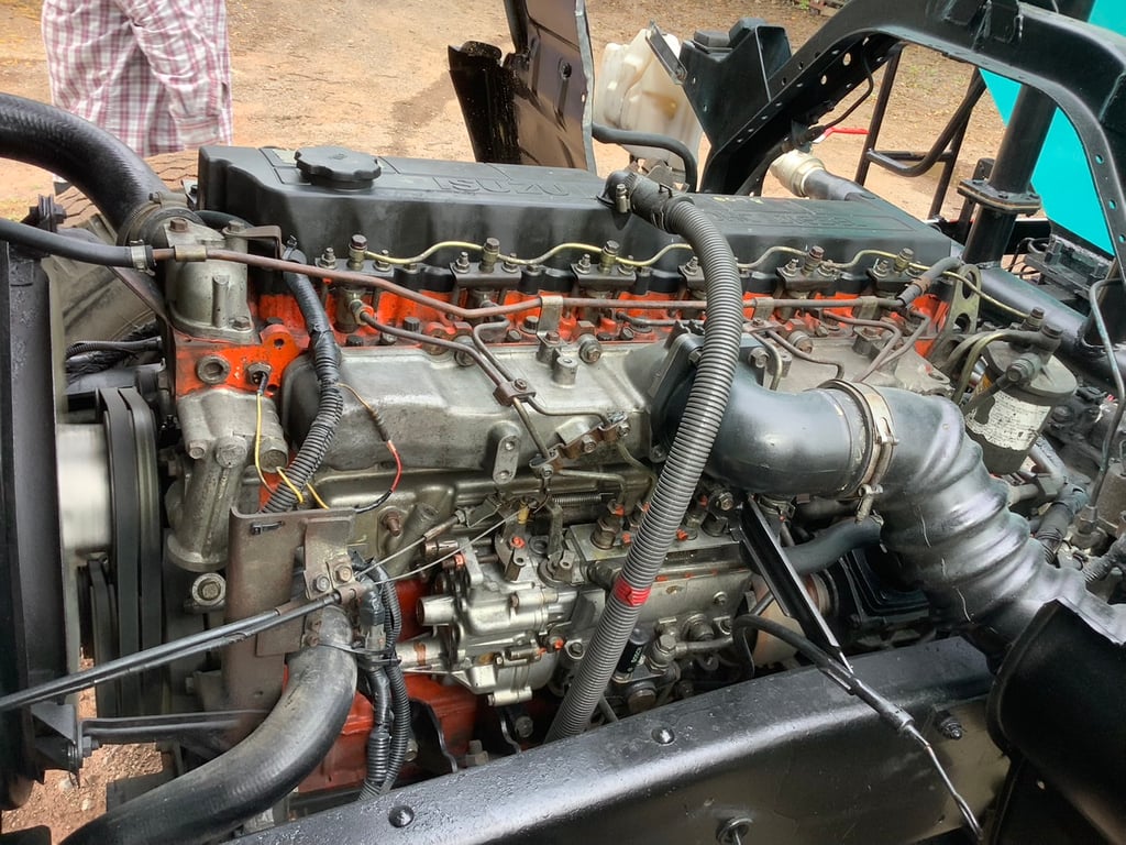 รถน้ำ ISUZU 6ล้อ ร๊อกกี้ 195เเรง ปี38