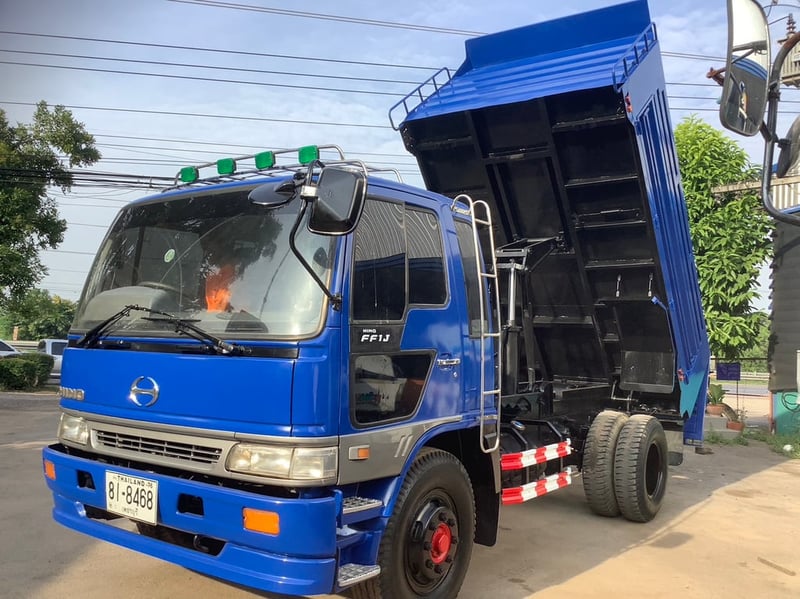 Hino 6ล้อ ดั้มพ์  210เเรง  ปี46