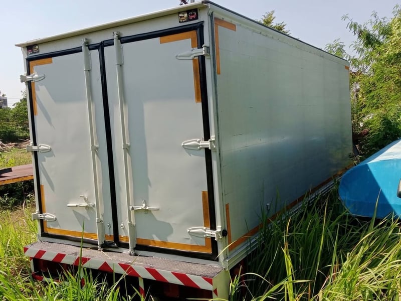 ตู้สามบานสวยๆ  ตู้แห้ง 4 บานเมก้า กยส 2.35x5.6x2.2 ครัชซี  82