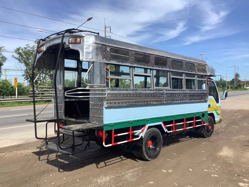 ISUZU NKR 120แรงม้า รถบรรทุก 4ล้อ สองแถว ปี1998