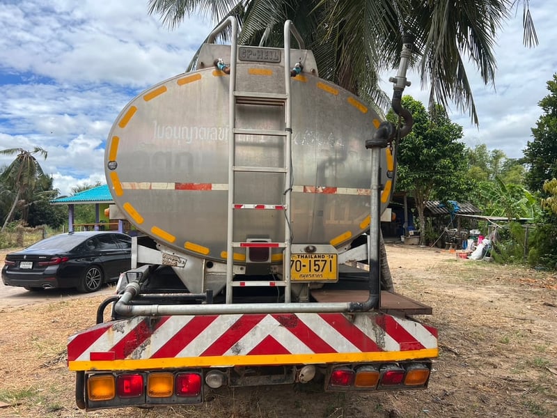 รถบรรทุกน้ำ ISUZU 10ล้อ เดก้า เพลาเดียว รถบรรทุกน้ำ ISUZU 10ล้อ เดก้า เพลาเดียว