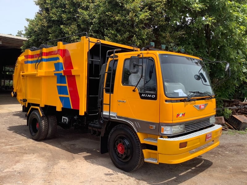 รถขยะ Hino 6ล้อ (ช่วงสั้น) FF3H 195 เเรง ปี37