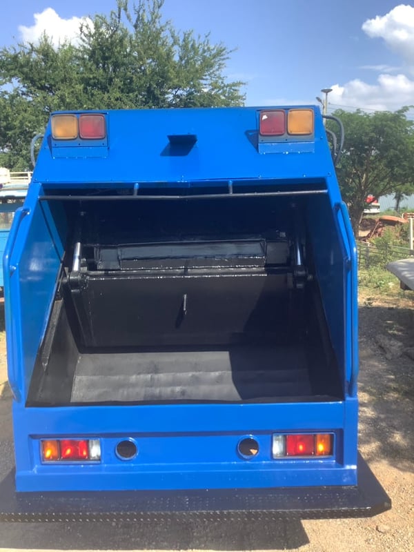 HINO FC 120แรงม้า รถบรรทุก 6ล้อ บรรทุกขยะ ปี1996 HINO FC 120แรงม้า รถบรรทุก 6ล้อ บรรทุกขยะ ปี1996