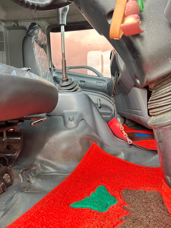 HINO FM รถบรรทุก 10ล้อ กระบะคอกสูง ปี2006 HINO FM รถบรรทุก 10ล้อ กระบะคอกสูง ปี2006