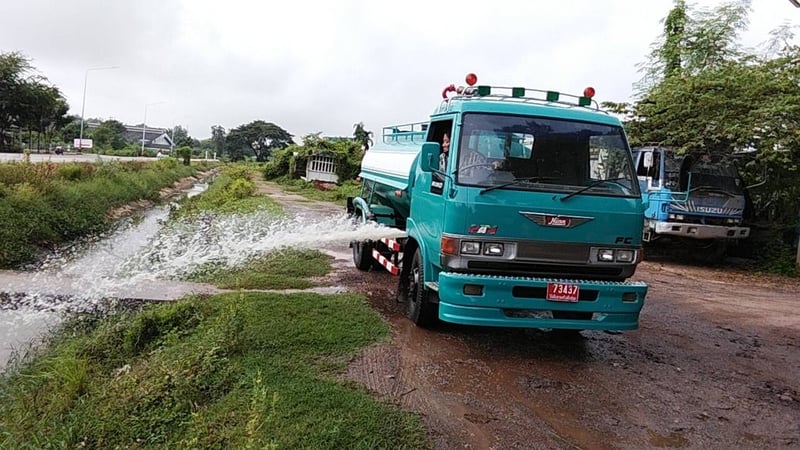 รถน้ำ Hino 6ล้อ FC120 ปี39