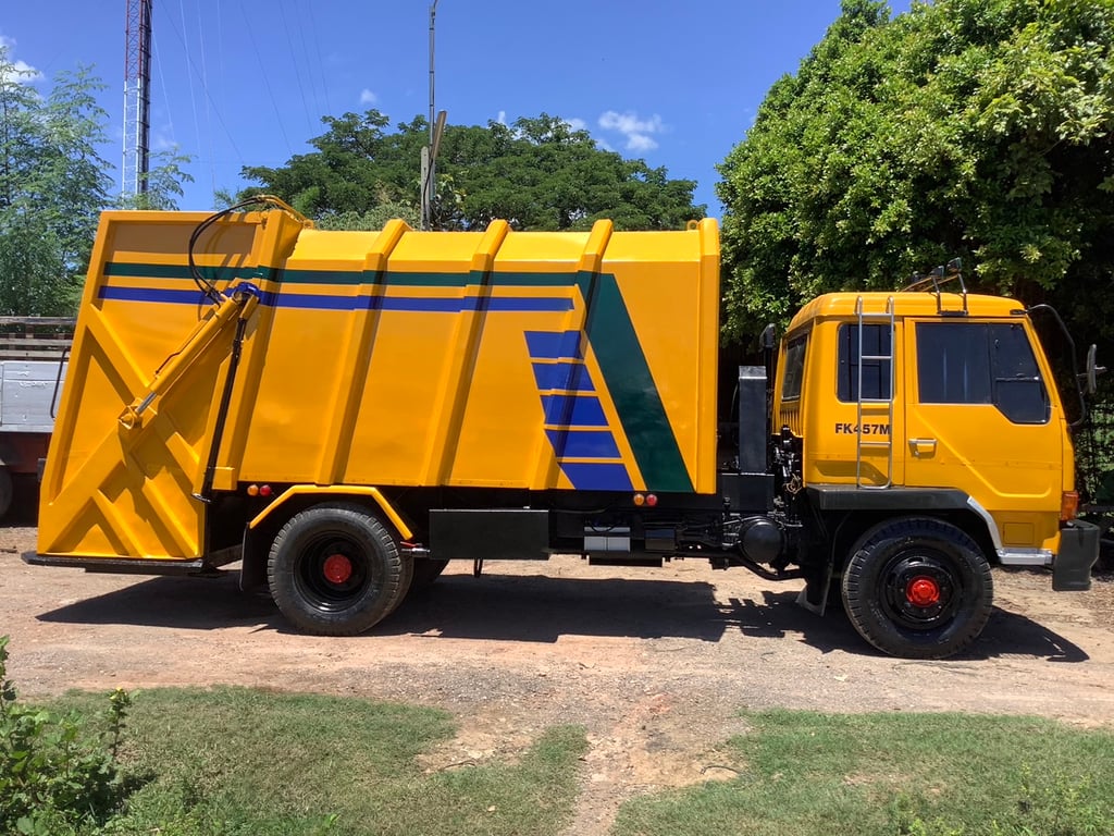 รถขยะ FK457 ปี44 190เเรง