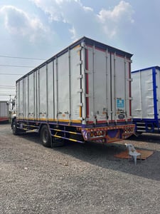 FTR 6ล้อ240 ปี64 ตู้10บาน ยาว7.80 FTR 6ล้อ240 ปี64 ตู้10บาน ยาว7.80