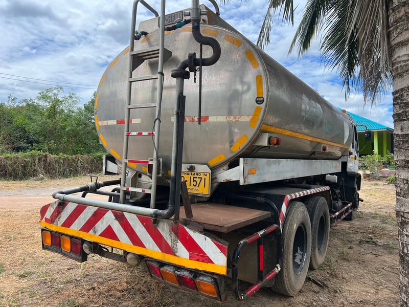 รถบรรทุกน้ำ ISUZU 10ล้อ เดก้า เพลาเดียว รถบรรทุกน้ำ ISUZU 10ล้อ เดก้า เพลาเดียว