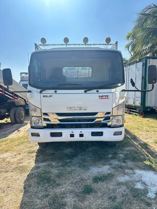 ISUZU NPR 150แรงม้า รถบรรทุก 6ล้อ กระบะเหล็ก ปี2012 ISUZU NPR 150แรงม้า รถบรรทุก 6ล้อ กระบะเหล็ก ปี2012