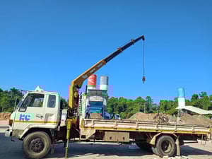 รถกระบะบรรทุก พร้อมติดตั้งเครน ยี่ห้อ ISUZU