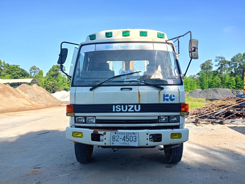 รถกระบะบรรทุก พร้อมติดตั้งเครน ยี่ห้อ ISUZU