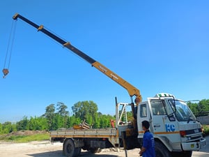 รถกระบะบรรทุก พร้อมติดตั้งเครน ยี่ห้อ ISUZU