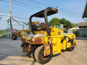 ขายรถบดล้อยางอัดสั่นสะเทือน 7 ล้อยาง ยี่ห้อ SAKAI GW750 นำเข้าจากต่างประเทศ ไม่เคยใช้งานในไทย