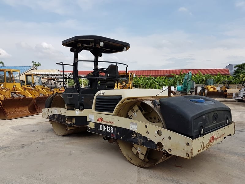 ขายรถบดอัดสั่นสะเทือน Ingersoll Rand DD-138HFA น้ำหนัก 13 ตัน นำเข้าจาก USA สภาพสวย ไม่เคยใช้งานในไทย