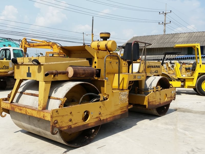ขายรถบดอัดสั่นสะเทือน 10 ตัน DYNAPAC CC42A นำเข้าจาก USA แท้ 100% สภาพสวย