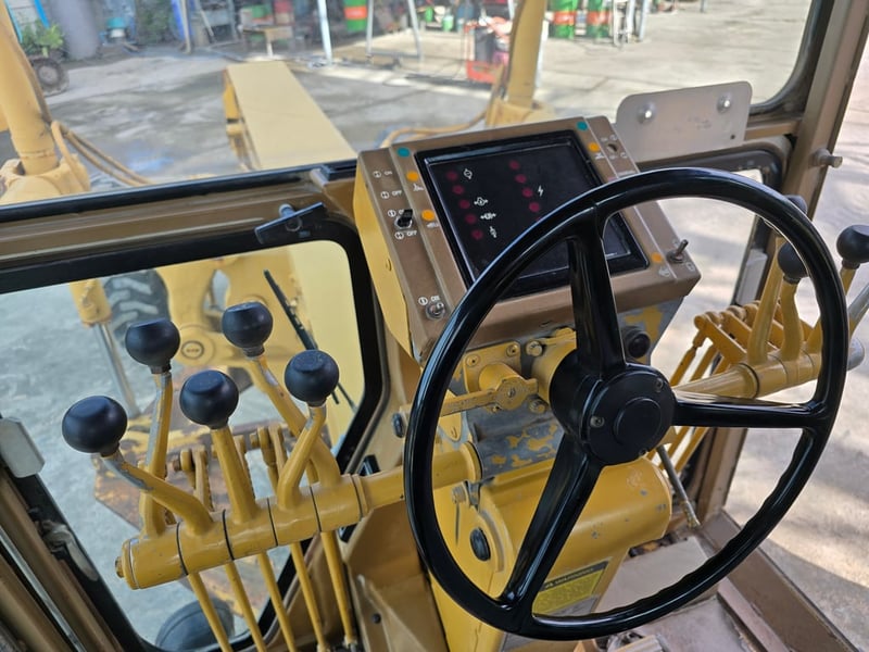 รถเกรด Caterpillar 140G นำเข้าจาก USA แท้ Serial สูง 72V165xx สภาพสวย พร้อม Ripper หลัง ไม่เคยใช้งานในไทย เอกสารครบ