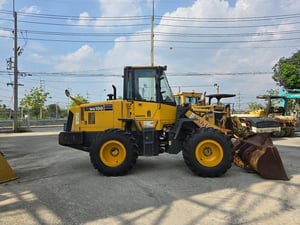รถตักล้อยาง ยี่ห้อ KOMATSU WA100-5 ซีเรียลสูง นำเข้าจากญี่ปุ่นแท้ 100เปอร์เซ็นต์ สภาพสวย ไม่เคยใช้งานในไทย รถตักล้อยาง ยี่ห้อ KOMATSU WA100-5 ซีเรียลสูง นำเข้าจากญี่ปุ่นแท้ 100เปอร์เซ็นต์ สภาพสวย ไม่เคยใช้งานในไทย