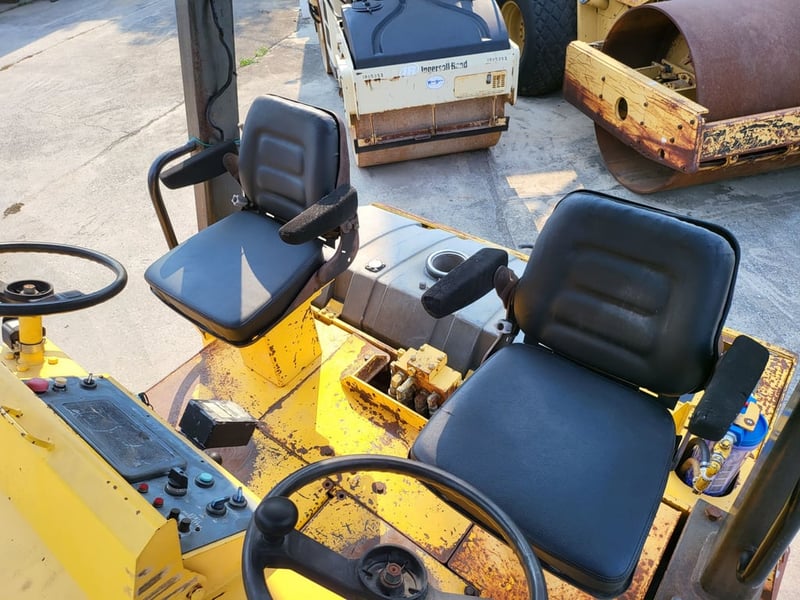 ขายรถบดล้อยางอัดสั่นสะเทือน 7 ล้อยาง ยี่ห้อ SAKAI GW750 นำเข้าจากต่างประเทศ ไม่เคยใช้งานในไทย ขายรถบดล้อยางอัดสั่นสะเทือน 7 ล้อยาง ยี่ห้อ SAKAI GW750 นำเข้าจากต่างประเทศ ไม่เคยใช้งานในไทย