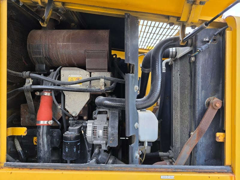 ราคาพิเศษ รถตักล้อยาง ยี่ห้อ KOMATSU WA100-5 ซีเรียลสูง นำเข้าจากญี่ปุ่นแท้ 100เปอร์เซ็นต์ สภาพสวย ไม่เคยใช้งานในไทย