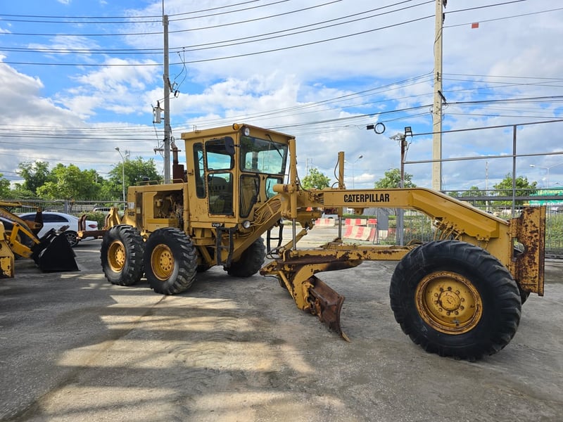 รถเกรด Caterpillar 140G นำเข้าจาก USA แท้ Serial สูง 72V165xx สภาพสวย พร้อม Ripper หลัง ไม่เคยใช้งานในไทย เอกสารครบ