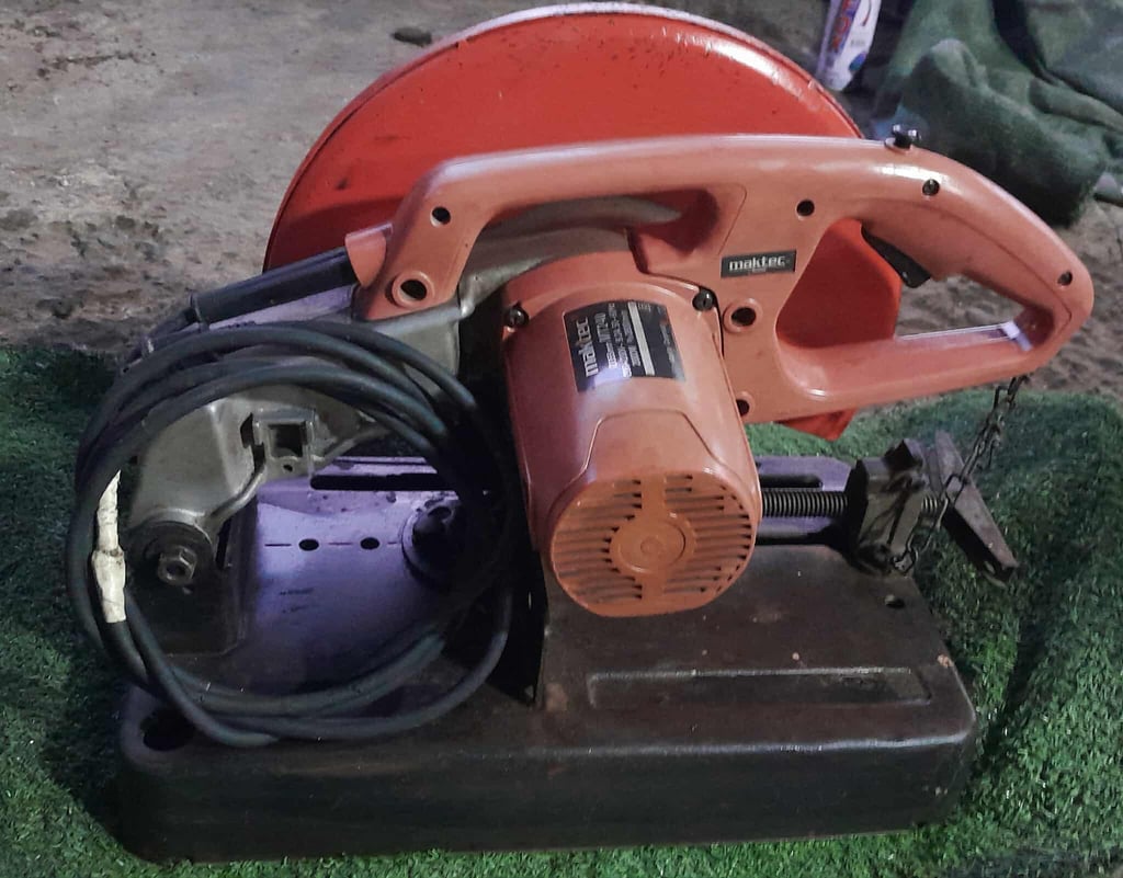 ไฟเบอร์ตัดเหล็ก Maktec MT240 14นิ้ว ไฟเบอร์ตัดเหล็ก Maktec MT240 14นิ้ว