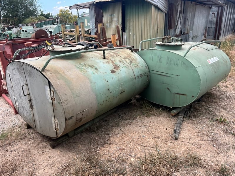 ขายถังจ่ายน้ำมันขนาด1,000กว่าลิตรใช้แบตเตอรี่12โวลท์ ใส่รถกระบะได้มี2ชุด ชุดละ27,000฿ โทร0867379991อ๊อฟ พิจิตร 