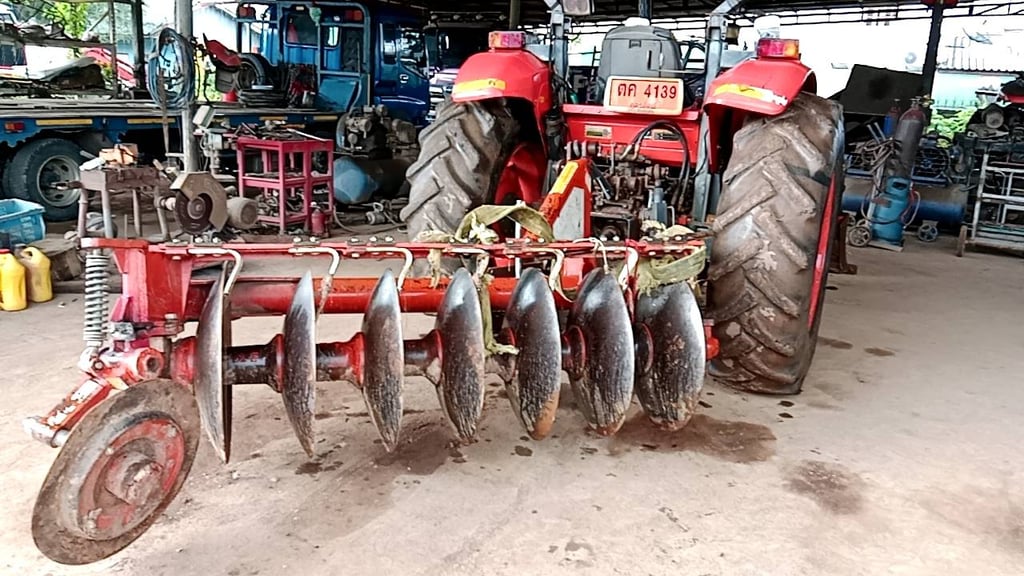 ขายรถไถKUBOTA M7040DTปี56มีใบดันหน้าผลาน7CMTเอกสารเล่มทะเบียน พร้อมใช้ ราคา370,000฿ต่อรองโทร0867379991อ๊อฟ พิจิตร ขายรถไถKUBOTA M7040DTปี56มีใบดันหน้าผลาน7CMTเอกสารเล่มทะเบียน พร้อมใช้ ราคา370,000฿ต่อรองโทร0867379991อ๊อฟ พิจิตร