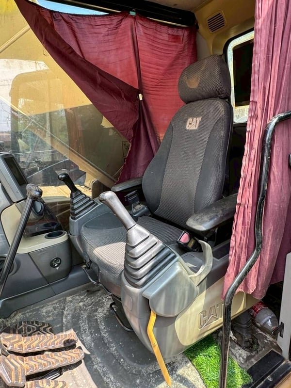 ขายCAT320 DGCปี56เอกสารเล่มทะเบียนราคา870,000฿ต่อรอง โทร0867379991อ๊อฟ พิจิตร ขายCAT320 DGCปี56เอกสารเล่มทะเบียนราคา870,000฿ต่อรอง โทร0867379991อ๊อฟ พิจิตร