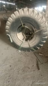 ขายยางรถตัก23.5-25มี4ชุด มียางในแล้วผ้าพันคอให้ครบชุดราคา95,000฿โทร0867379991อ๊อฟ พิตร