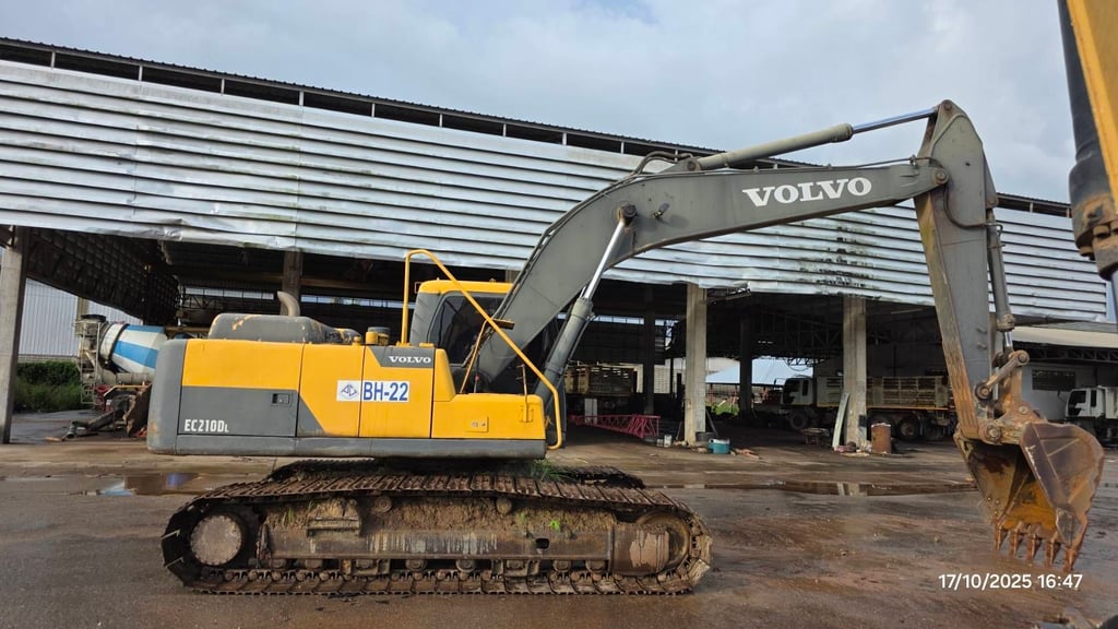 ขายVOLVO EC210BLC PRIME เอกสารเล่มทะเบียน ราคา480,000฿โทร0867379991อ๊อฟ พิจิตร 