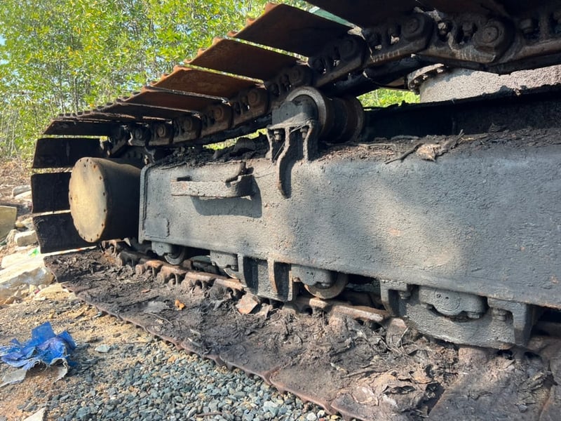 ขายทั้งคันหรือแยกอะไหล่สนใจชิ้นไหนบอกได้ครับKOBELCO SK200M5ไฟฟ้าเสีย ช่วงล่างดีเอกสารใบซื้อขาย ราคา230,000฿โทร0867379991อ๊อฟ พิจิตร 