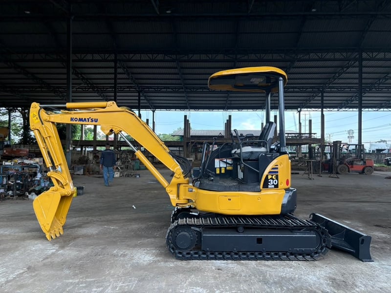 ขายKOMATSU PC30MRเอกสารเล่มทะเบียนรถสวยพร้อมใช้ราคา350,000฿โทร0867379991อ๊อฟ พิจิตร 