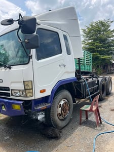 ขายหัวลากMITSUBISHI FN627 260hpปี49ขาดเครื่องกับเกียร์ ราคา220,000฿ต่อรอง โทร0867379991อ๊อฟ พิจิตร