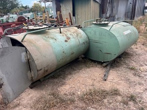 ขายถังจ่ายน้ำมันขนาด1,000กว่าลิตรใช้แบตเตอรี่12โวลท์ ใส่รถกระบะได้มี2ชุด ชุดละ27,000฿ โทร0867379991อ๊อฟ พิจิตร 