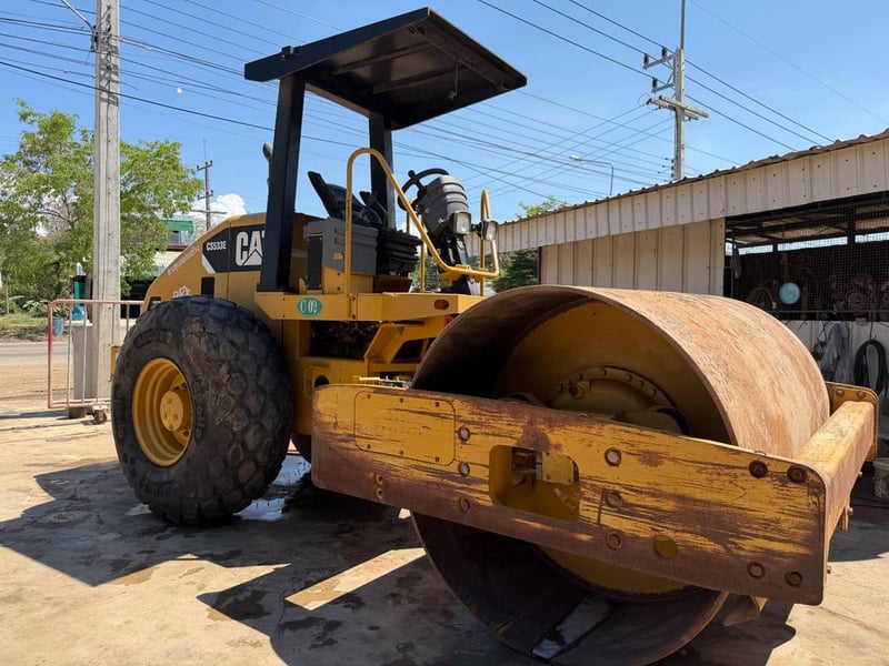 ขายรถบดล้อเรียบCAT CS533E เป็น2เพลาพร้อมใช้ ราคา900,000฿โทร0867379991อ๊อฟ พิจิตร 