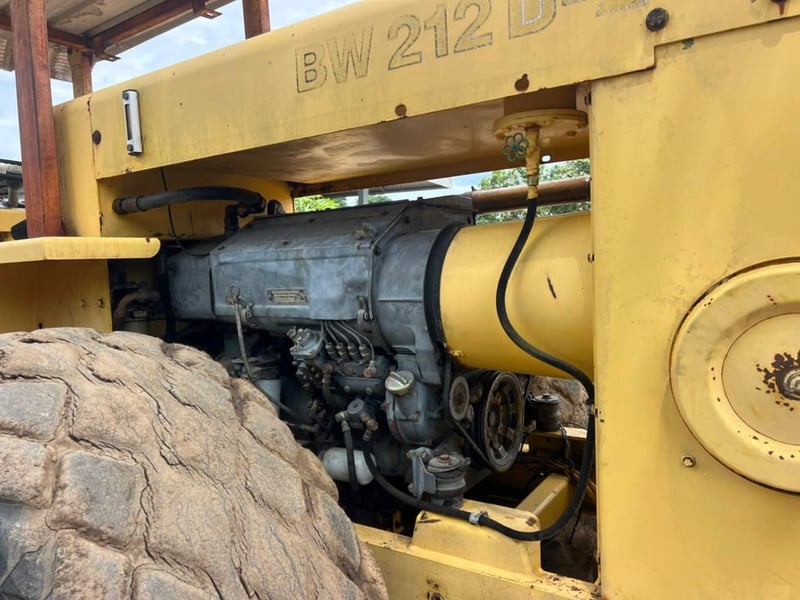 ขายรถบดBOMAG BW212D-2เป็น2เพลา เอกสารใบซื้อขาย ราคา330,000฿โทร0867379991อ๊อฟ พิจิตร ขายรถบดBOMAG BW212D-2เป็น2เพลา เอกสารใบซื้อขาย ราคา330,000฿โทร0867379991อ๊อฟ พิจิตร