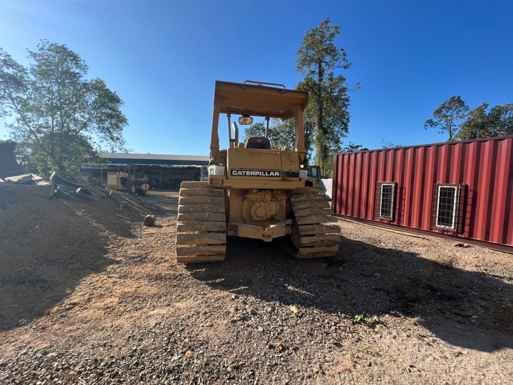 ขายแทรกเตอร์CAT D4H ซี่เรีย2เกียร์ตัด เอกสารใบซื้อขาย ราคา350,000฿ต่อรองโทร0867379991อ๊อฟ พิจิตร 