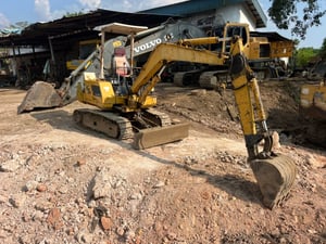 ขายKOMATSU PC30-6พร้อมใช้ ราคา120,000฿โทร0867379991อ๊อฟ พิจิตร 