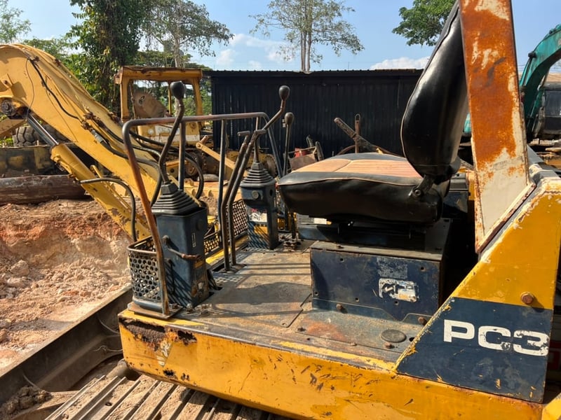 ขายKOMATSU PC30-6พร้อมใช้ ราคา120,000฿โทร0867379991อ๊อฟ พิจิตร 