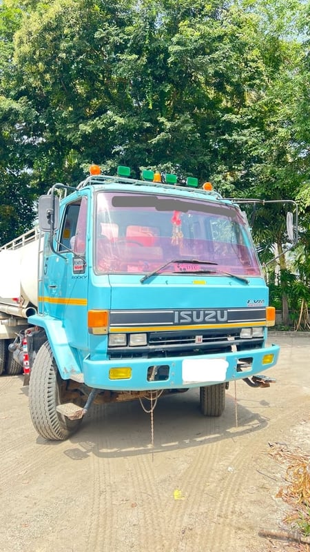 ขายรถน้ำISUZU195hpปี39ขนาด15,000ลิตร2เพลาราคา470,000฿โทร0867379991อ๊อฟ พิจิตร 