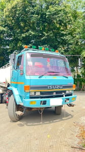 ขายรถน้ำISUZU195hpปี39ขนาด15,000ลิตร2เพลาราคา470,000฿โทร0867379991อ๊อฟ พิจิตร 